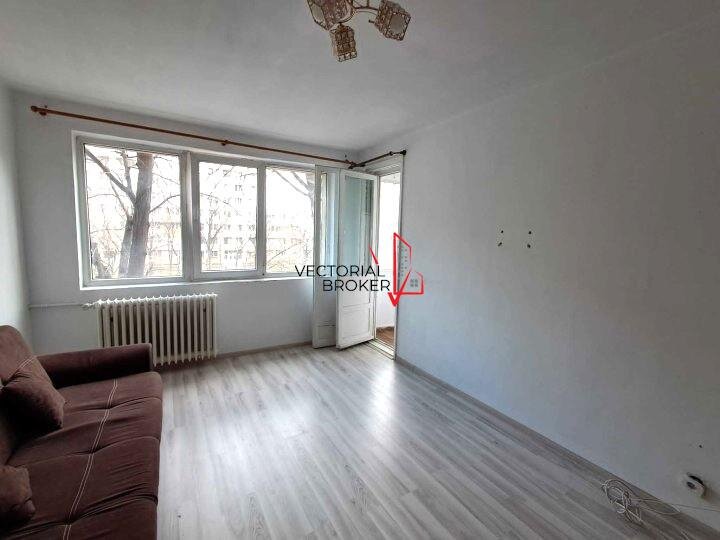 Colentina apartament et. 2/10 in bloc stradal, zona verde