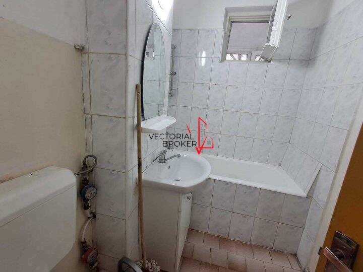 Colentina apartament et. 2/10 in bloc stradal, zona verde