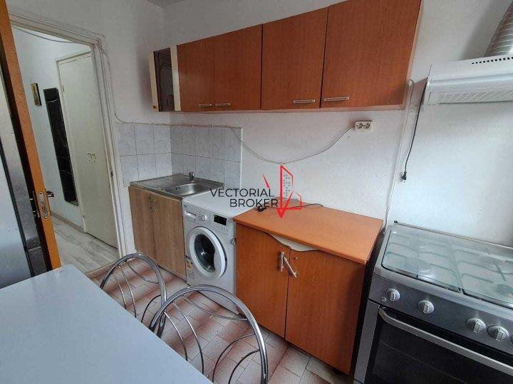 Colentina apartament et. 2/10 in bloc stradal, zona verde